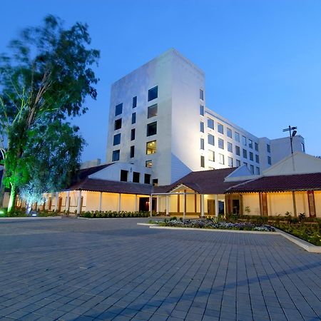 Chanakya Bnr Hotel รานจี ภายนอก รูปภาพ