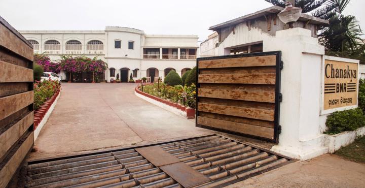 Chanakya Bnr Hotel รานจี ภายนอก รูปภาพ