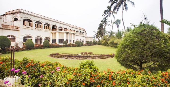 Chanakya Bnr Hotel รานจี ภายนอก รูปภาพ