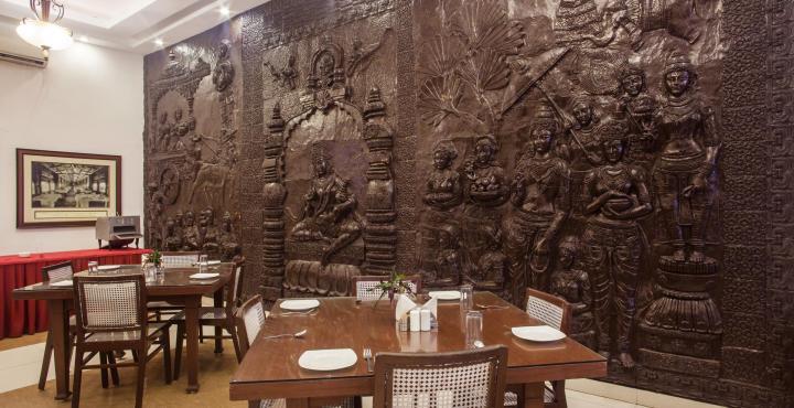 Chanakya Bnr Hotel รานจี ภายนอก รูปภาพ