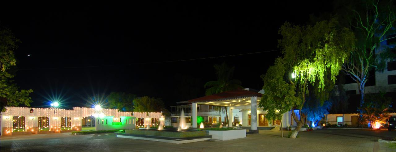 Chanakya Bnr Hotel รานจี ภายนอก รูปภาพ