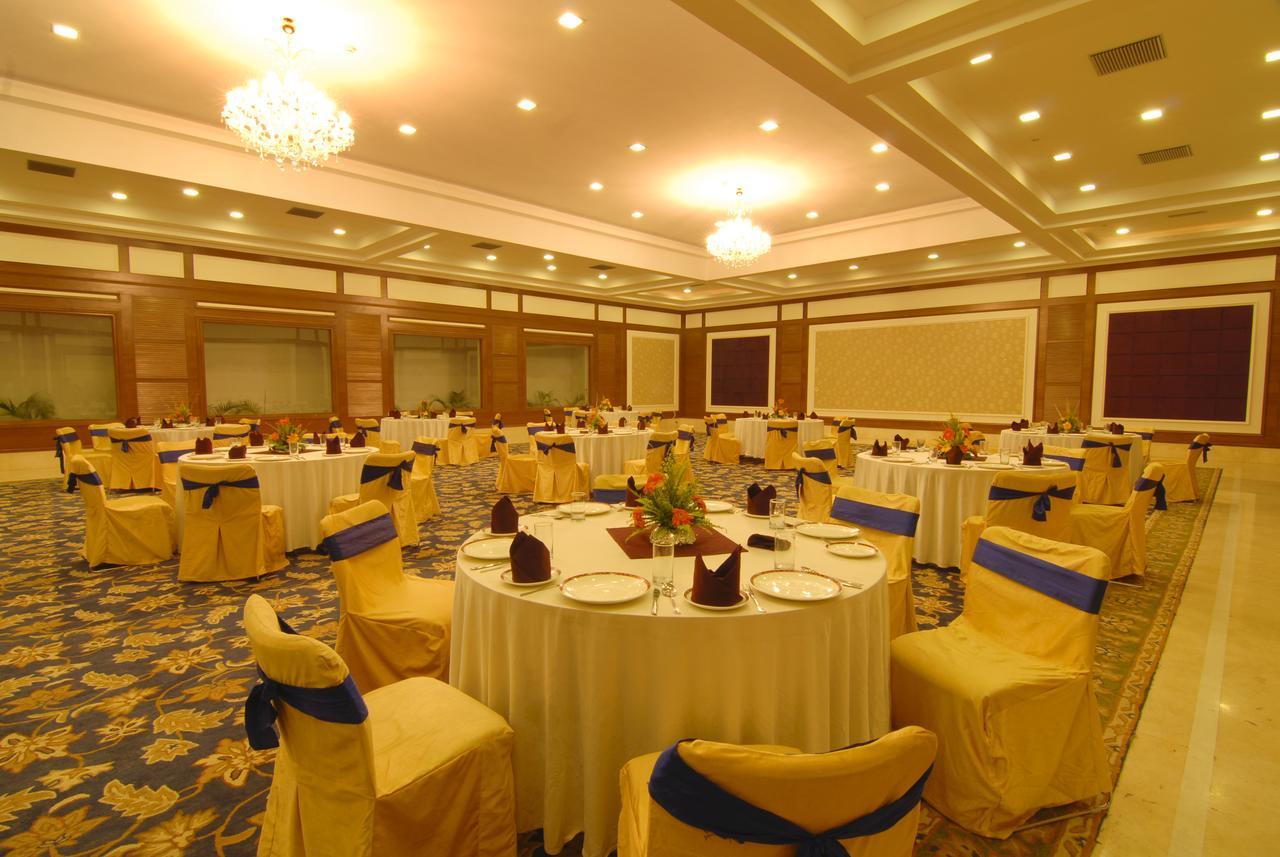 Chanakya Bnr Hotel รานจี ภายนอก รูปภาพ
